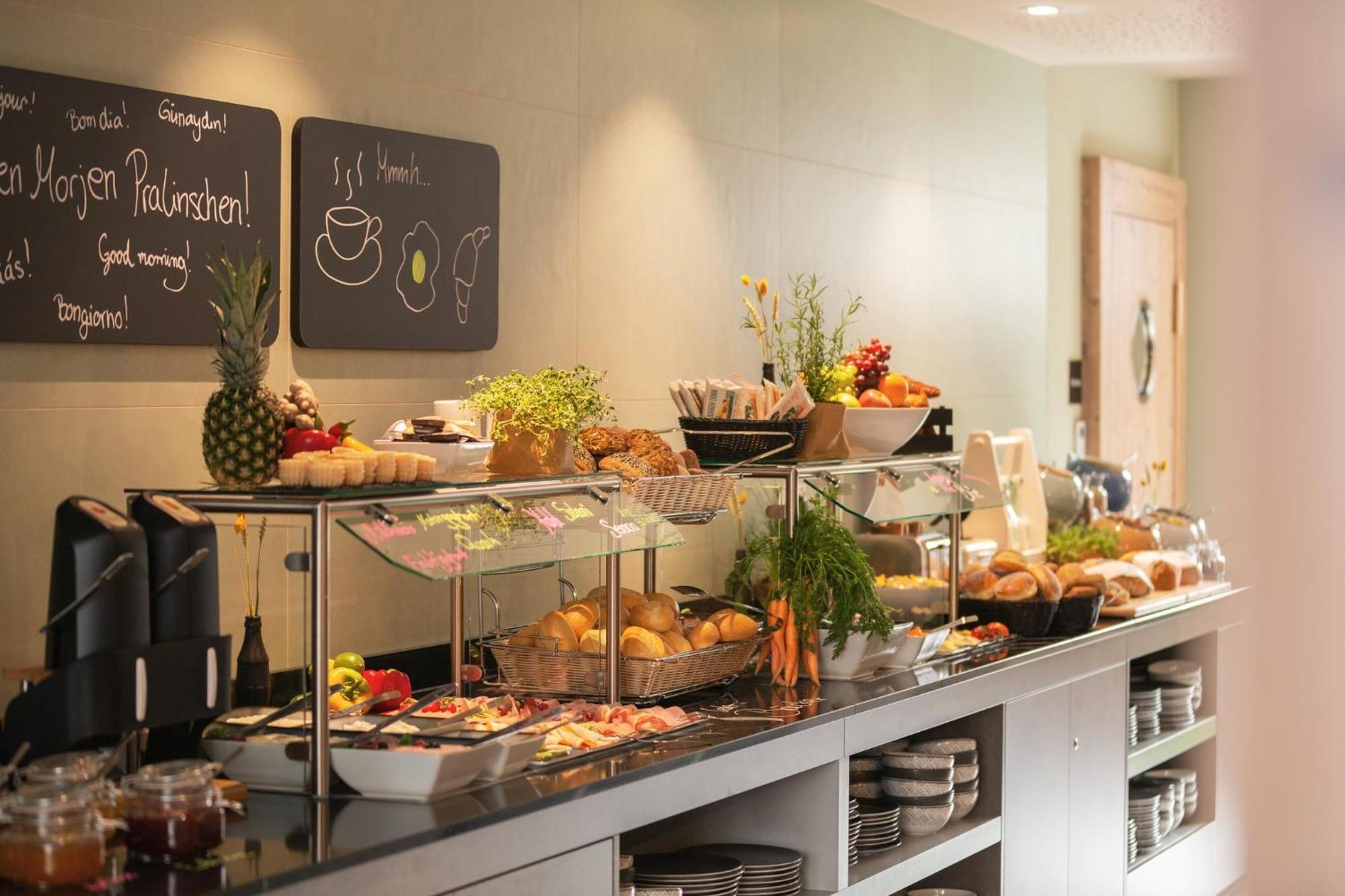 Holiday Inn - The Niu, Mill Cologne Muelheim, An Ihg Hotel Zewnętrze zdjęcie